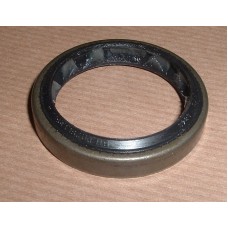 STUB AXLE OIL SEAL OUTER