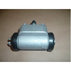 WHEEL CYLINDER RH REAR